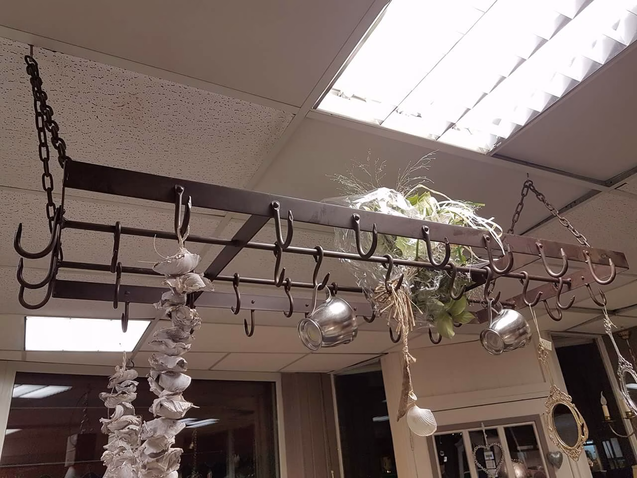 Groot Smeedijzeren Wildrek – Industrieel XXL 130x60 cm, 20 Haken 3 Stoer landelijk smeedijzeren Wildrek 130x60cm