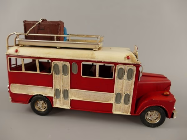 Retro stijl rode bus van antiek ijzer met krachtige uitstraling, 29 x 11 10 cm 1 Autobus rood antiek ijzer