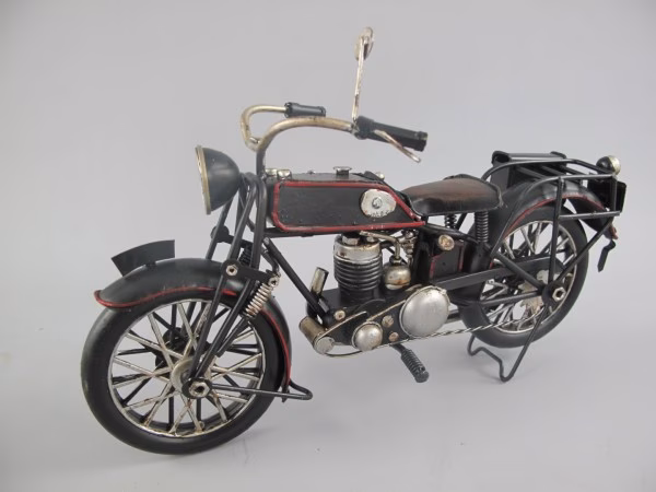 Motor antieke zwart blik 1 Motor antieke zwart blik