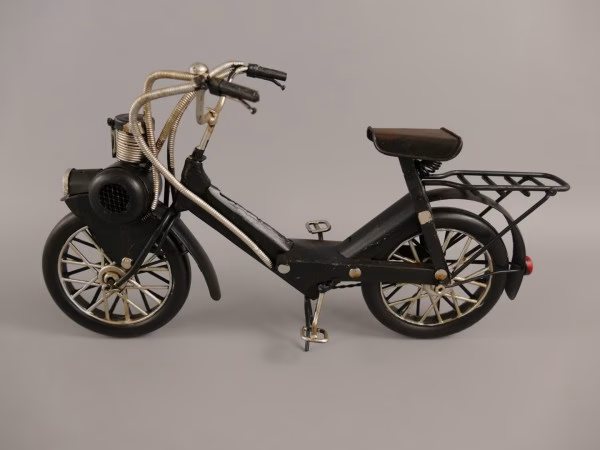 Vintage Solex Bromfiets – Zwart Blik – Decoratief Retro Model 4 Vintage Solex Bromfiets – Zwart Blik – Decoratief Retro Model - Afbeelding 4
