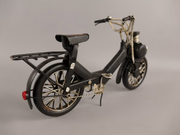 Vintage Solex Bromfiets – Zwart Blik – Decoratief Retro Model 5 Vintage Solex Bromfiets – Zwart Blik – Decoratief Retro Model - Afbeelding 5