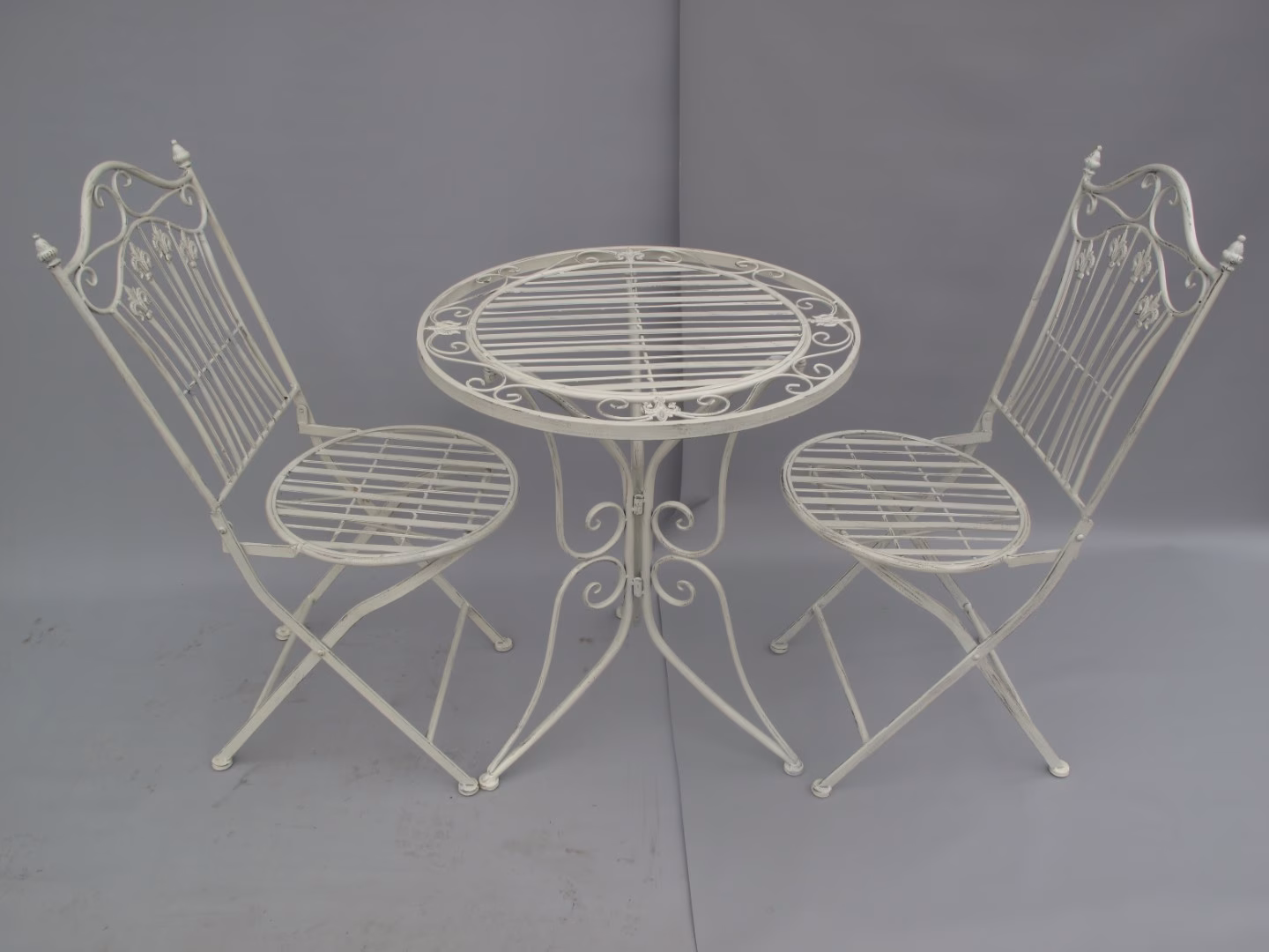 Brocante klassieke tuinset wit 1 Brocante klassieke tuinset wit