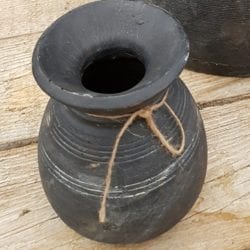 Nepalese vaas zwart