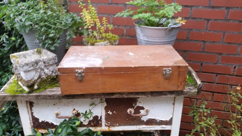 Brocante schilder/ potlodenkist 1 Brocante schilder/ potlodenkist