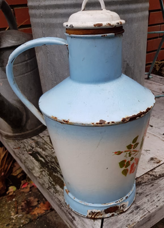 Hongaarse waterkan met bloemen 1 Hongaarse waterkan met bloemen