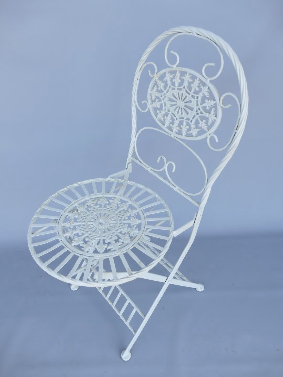 Brocante klassieke tuinset wit 3 Brocante klassieke tuinset wit