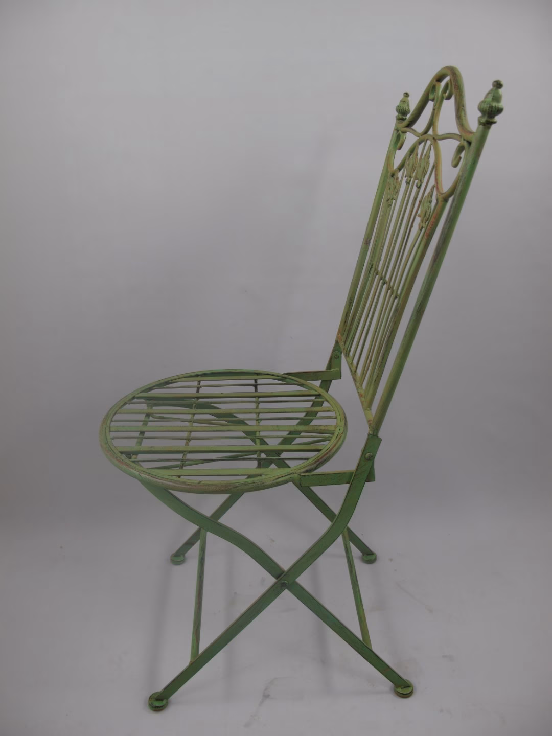 Bistroset Tafel Ø70 + 2 Stoelen – IJzer Rustiek Groen – Stevig & Stijlvol 5 Bistroset Tafel Ø70 + 2 Stoelen – IJzer Rustiek Groen – Stevig & Stijlvol - Afbeelding 5