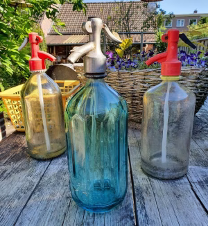 Brocante spuitfles sodaflessen