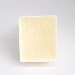 WHITE MUSK heeft een zachte, frisse en zoete geur van lotus bloemen, musk en amber