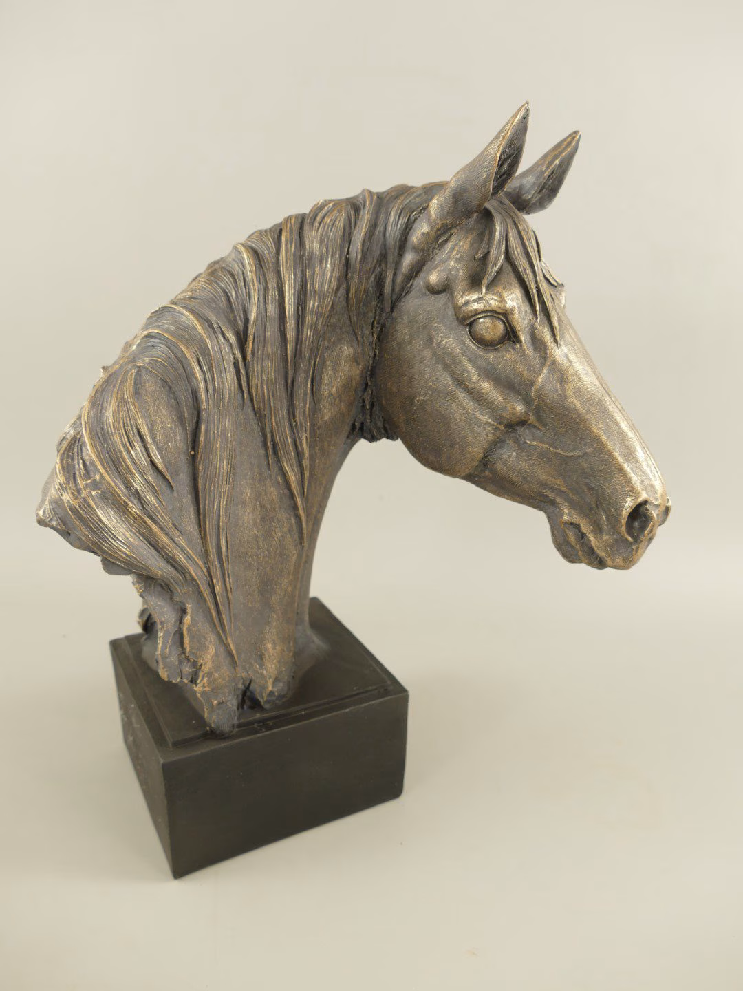 Paardenhoofd. Zwart/bronskleurig 39 3 Paardenhoofd. Zwart/bronskleurig 39