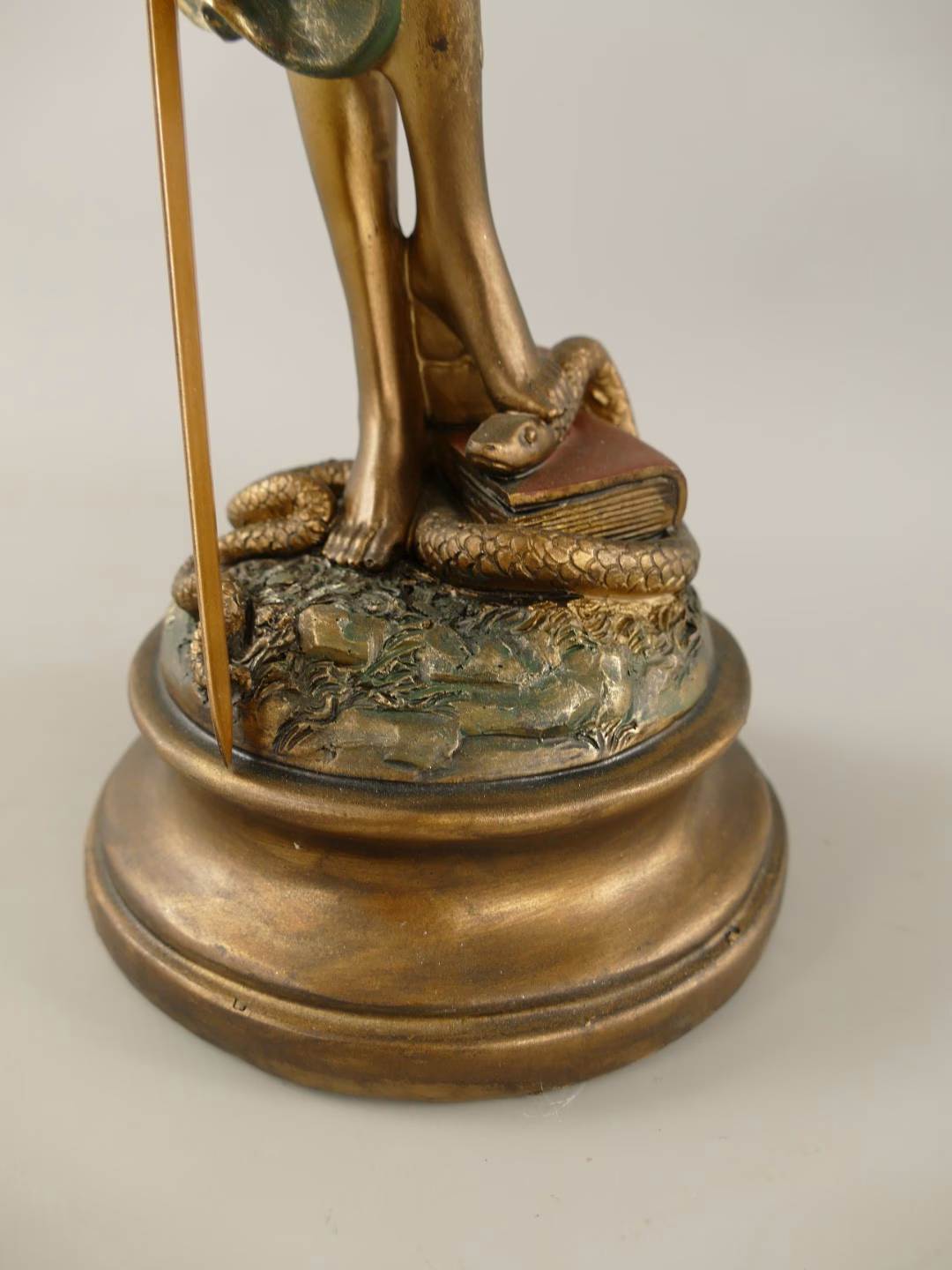 Vrouwe Justitia groen polystone 2 Vrouwe Justitia groen polystone