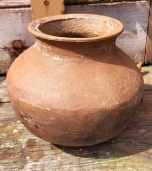Tuimelpotje van klei 16.5x16.5x15