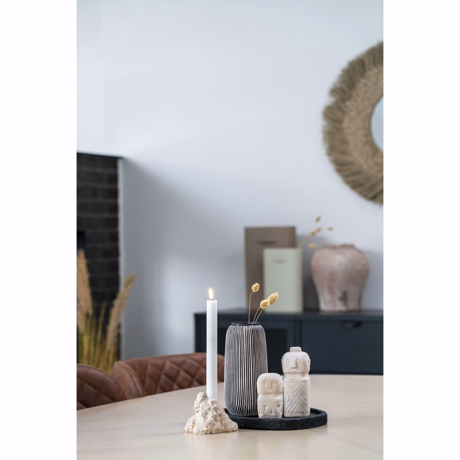 Totem tac beeldje cement, beige, 6,5x6,5x15 2 Totem tac beeldje cement, beige, 6,5x6,5x15.