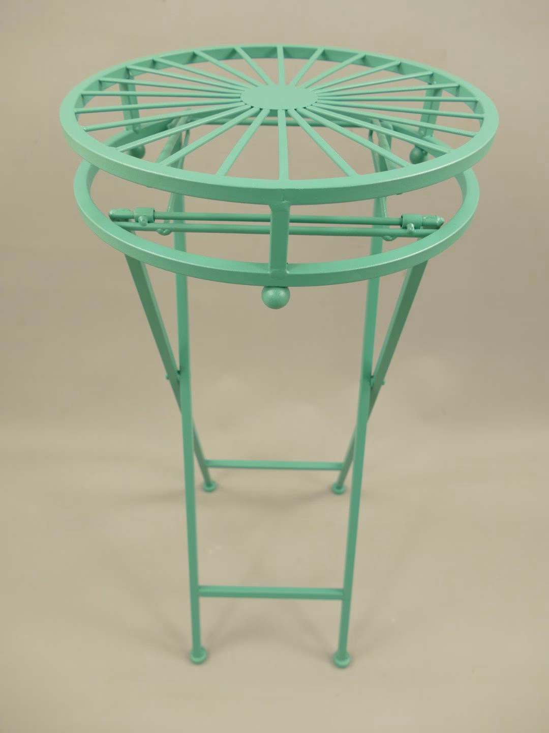 Bijzettafel rond groen 65 3 Bijzettafel rond groen 65