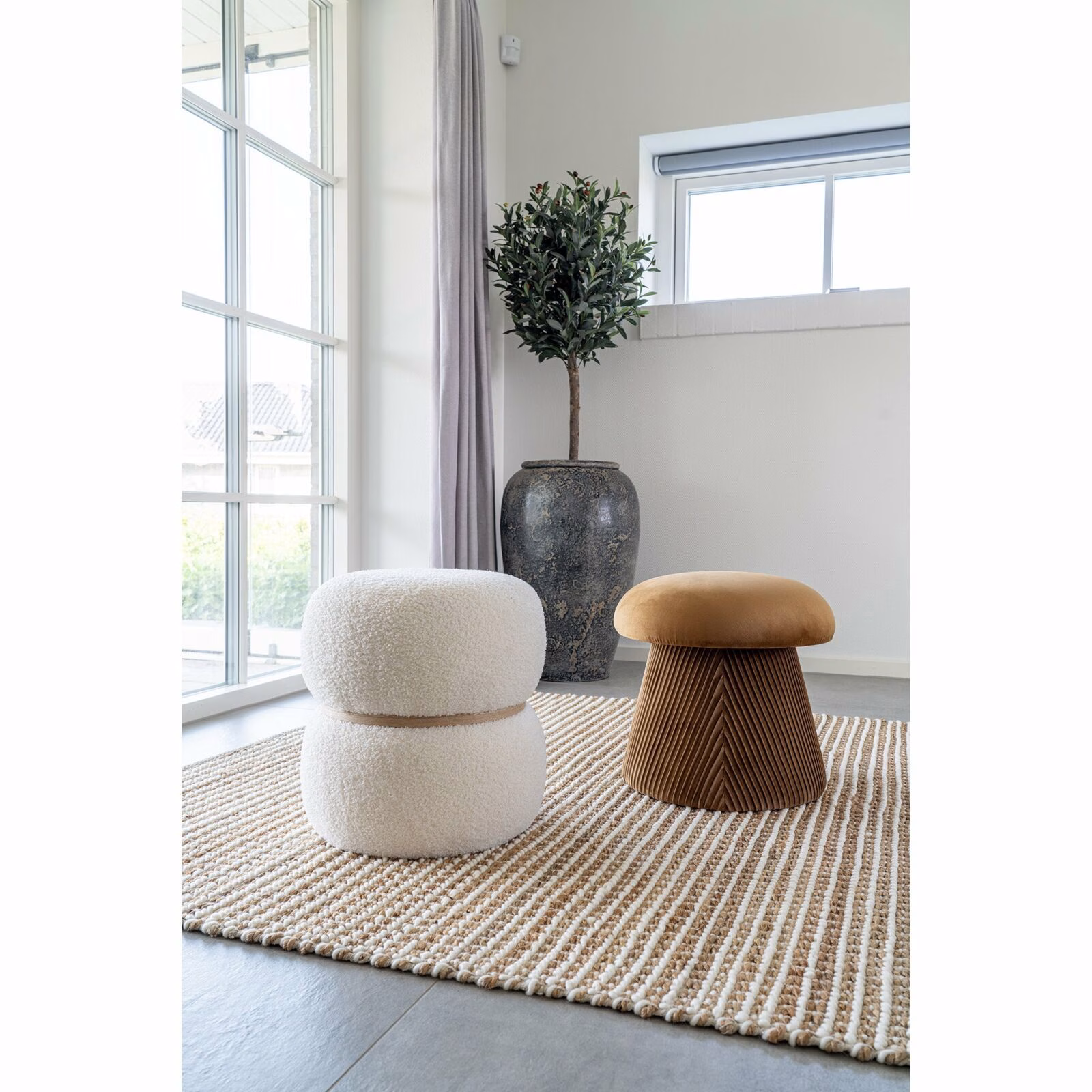 Hampton Poef - fluweel, oker, 39x42 2 Hampton Poef - fluweel, oker, 39x42 - Afbeelding 2