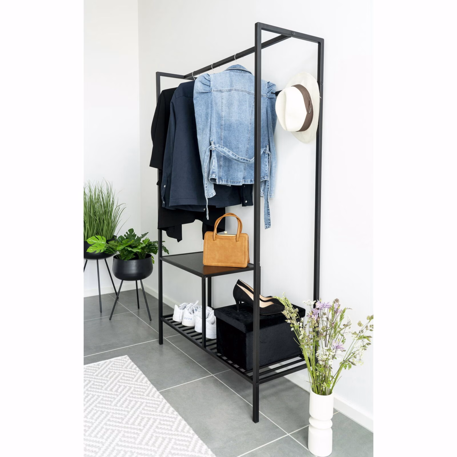 Vita Wardrobe - Kledingkast zwart frame twee zwarte planken 2 Vita Wardrobe - Kledingkast zwart frame twee zwarte planken - Afbeelding 2