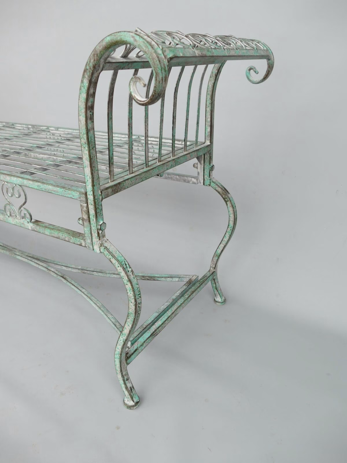 Loverbench van IJzer –134 cm Romantisch en Elegant Tuinbankje 3 loverbench-ijzer-romantisch-tuinbankje