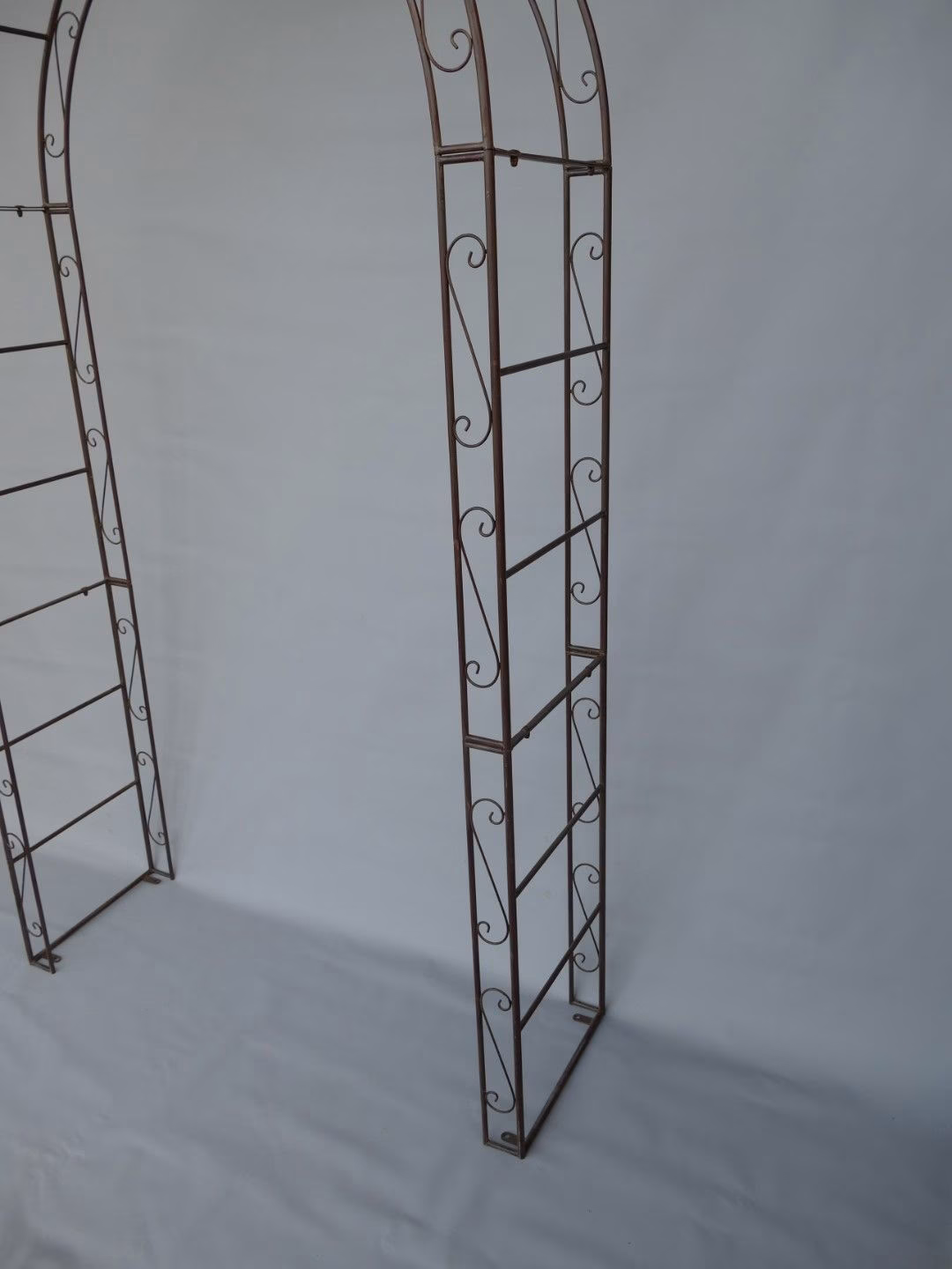 Rozenboog Rustiek Bruin – H.260 x L.150 cm 3 Rozenboog Rustiek Bruin – H.260 x L.150 cm - Afbeelding 3