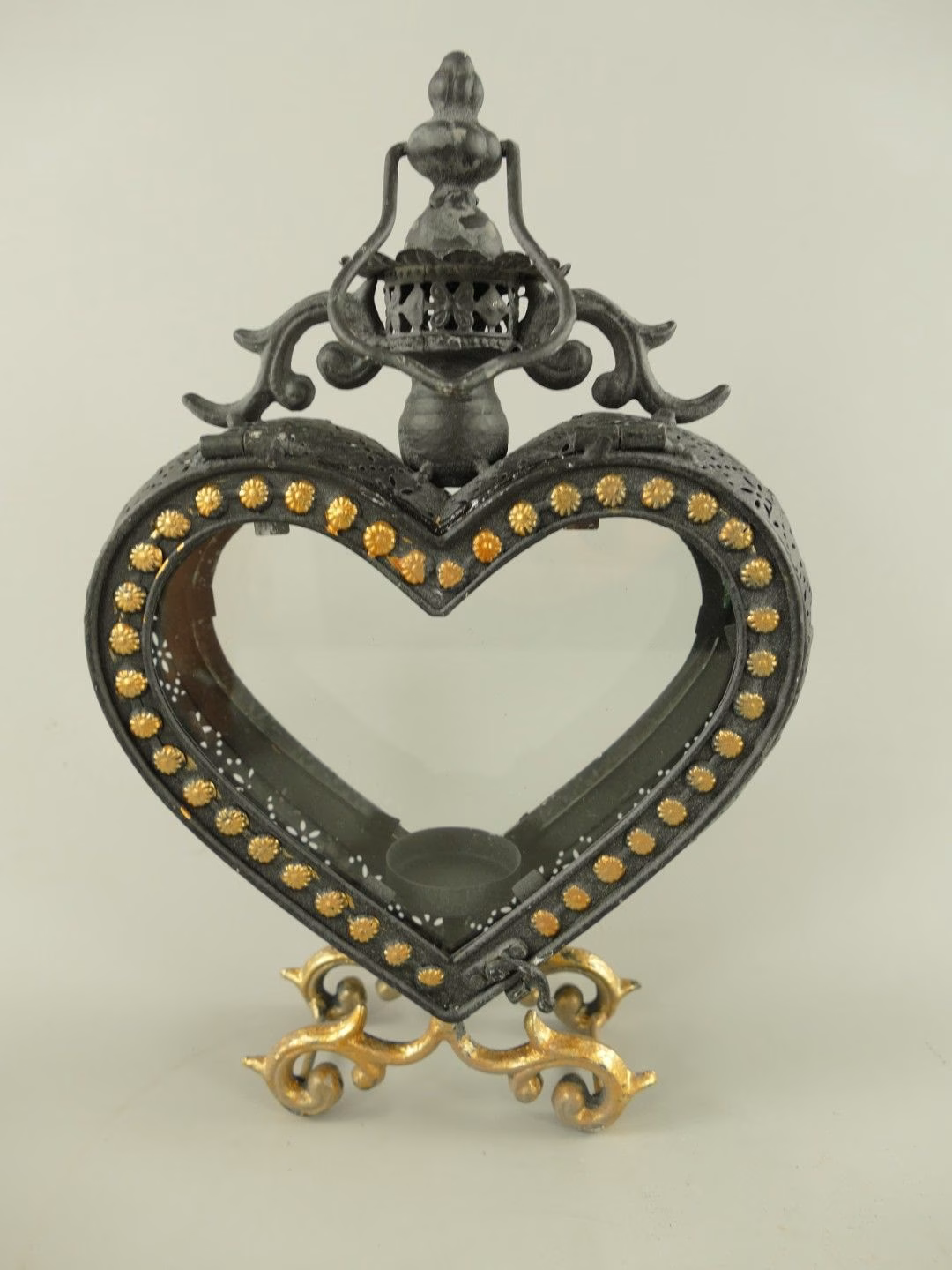 Hartvormige Lantaarn Zwart – Stijlvolle Romantische Sfeerlantaarn (IJzer & Glas, 32x22x7 cm) 1 Hartvormige Lantaarn Zwart Goud