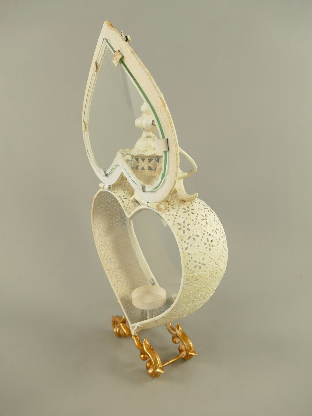 Hartvormige Lantaarn Wit Crème Goud – Sfeervolle Kaarsenhouder – 32 cm – Rustiek & Romantisch 4 Hartvormige Lantaarn Wit Crème Goud – Sfeervolle Kaarsenhouder – 32 cm – Rustiek & Romantisch - Afbeelding 4