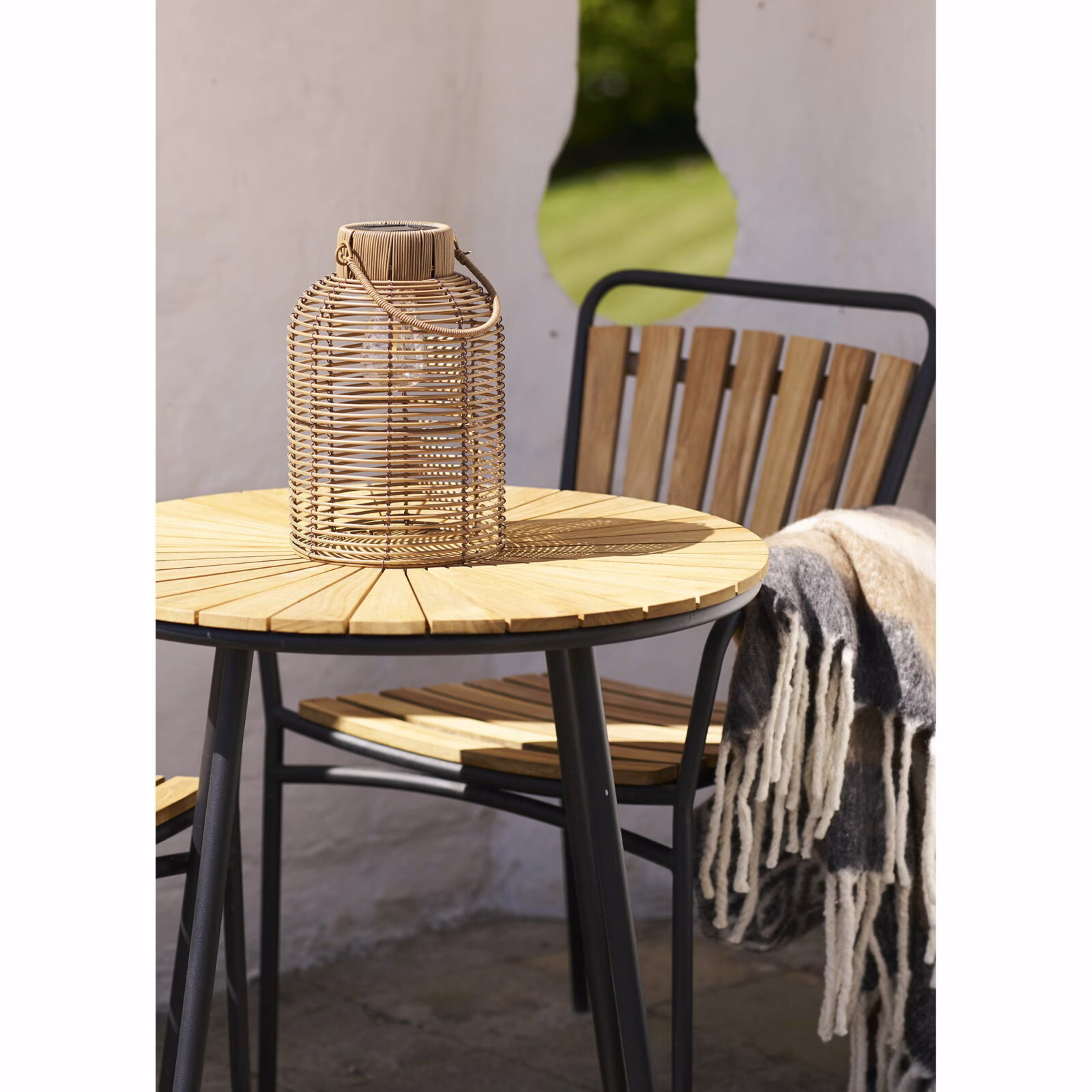 Brentford Solar Lamp – Natuurlook LED voor Tuin, Veranda & Balkon 4 Brentford Solar Lamp – Natuurlook LED voor Tuin, Veranda & Balkon - Afbeelding 4