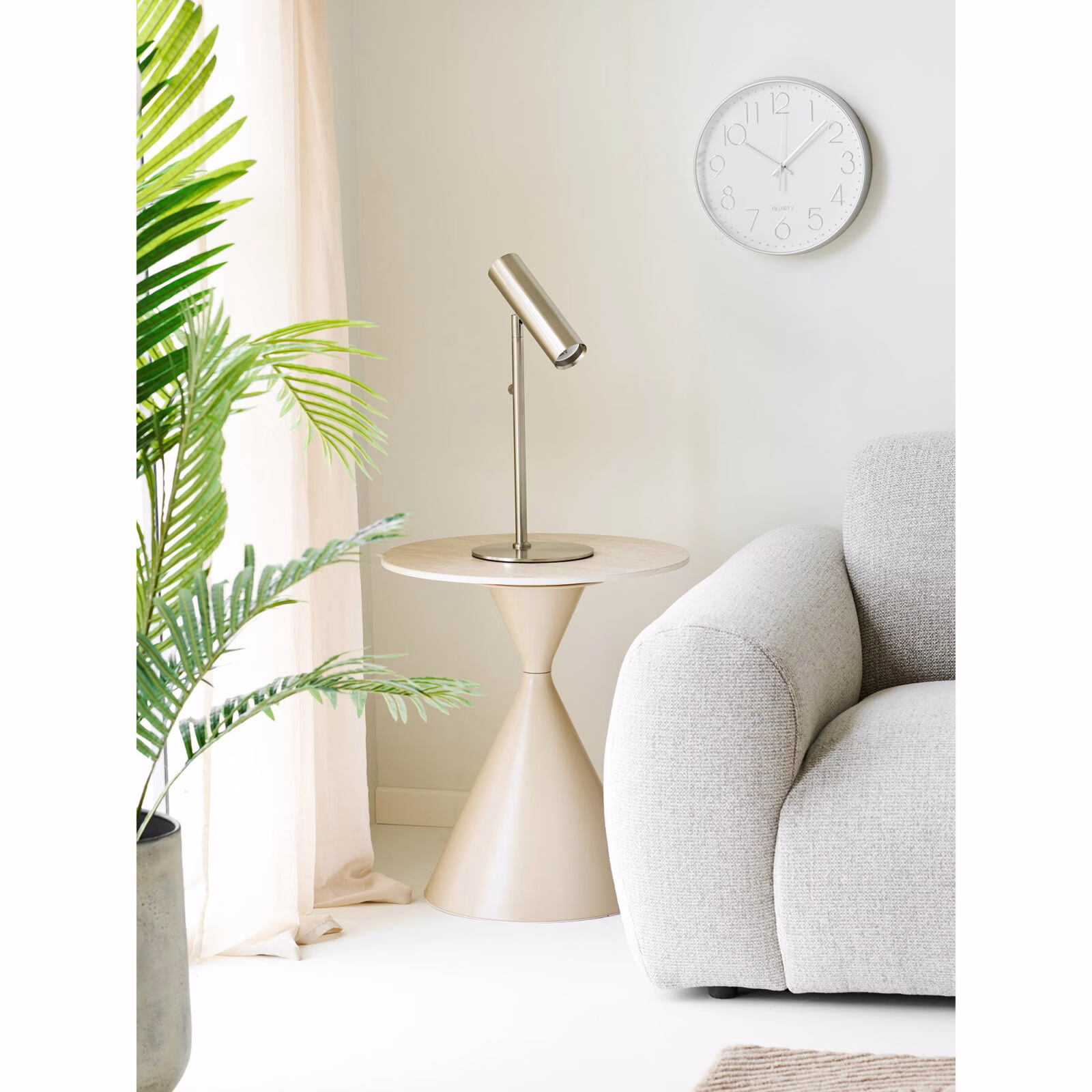 Annecy Bijzettafel – Keramiek Travertijn & Staal – Zand – Ø50×56 cm 3 Bijzettafel keramiek travertijn.